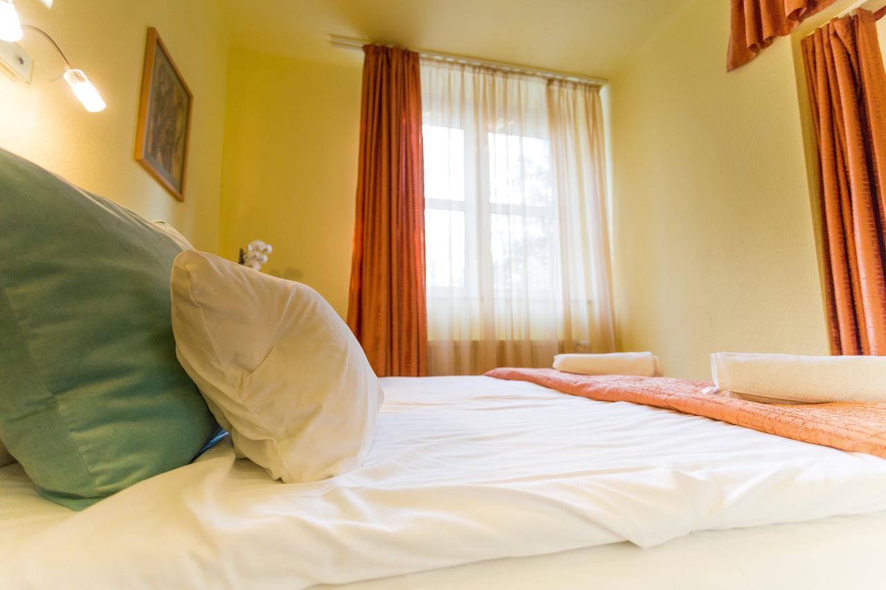 Salgo Hotel Шальготарьян Экстерьер фото